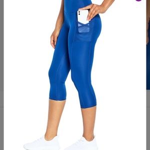 🎁 GIFTABLE Bally Blue Mid-Calf Leggings